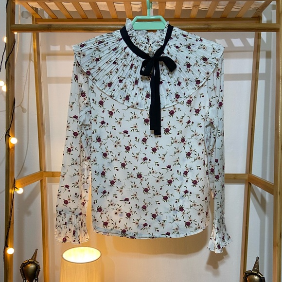 None Tops - Floral Print Korean Tops .Size - M (Fit S-M)